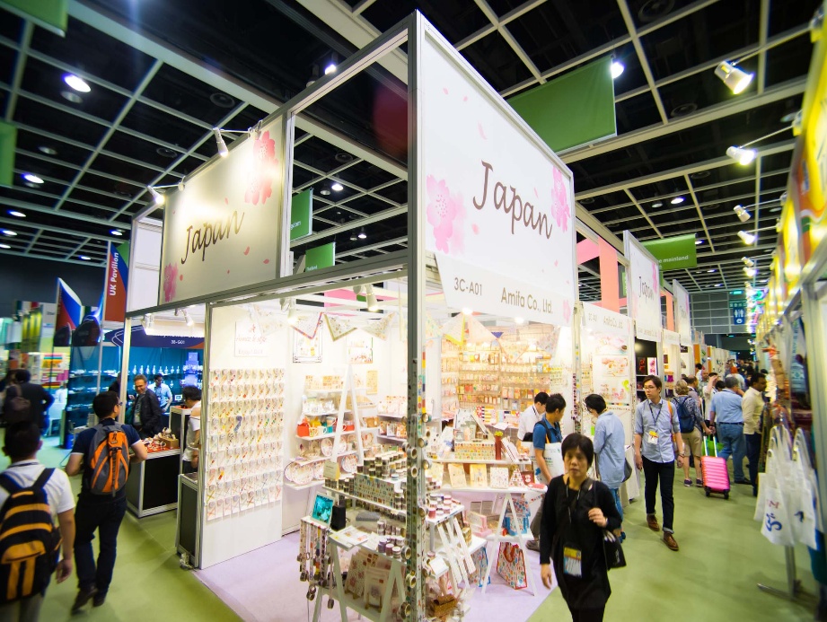 Custom Booth Construction Hong Kong — skilled carpenters delivering exquisite woodwork finishing
